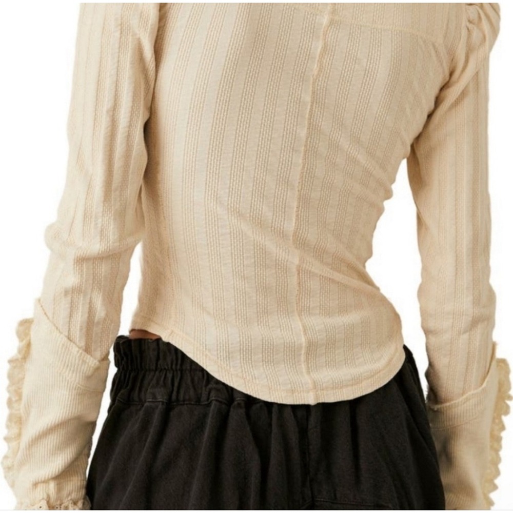 Free People Top Cream Ribbed Square Neck Long Sleeve Ruffle Cuff Blouse - Picture 2 of 6